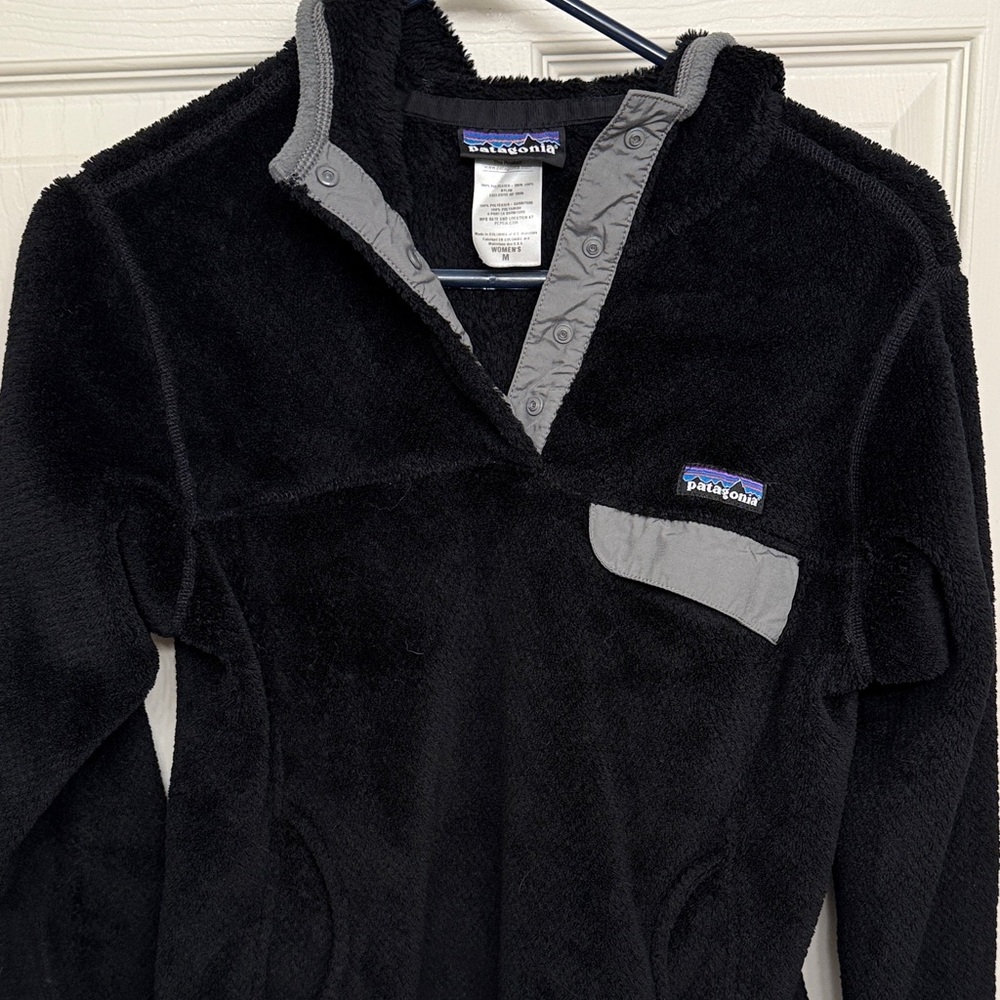 Patagonia Black and Gray Fleece Pullover